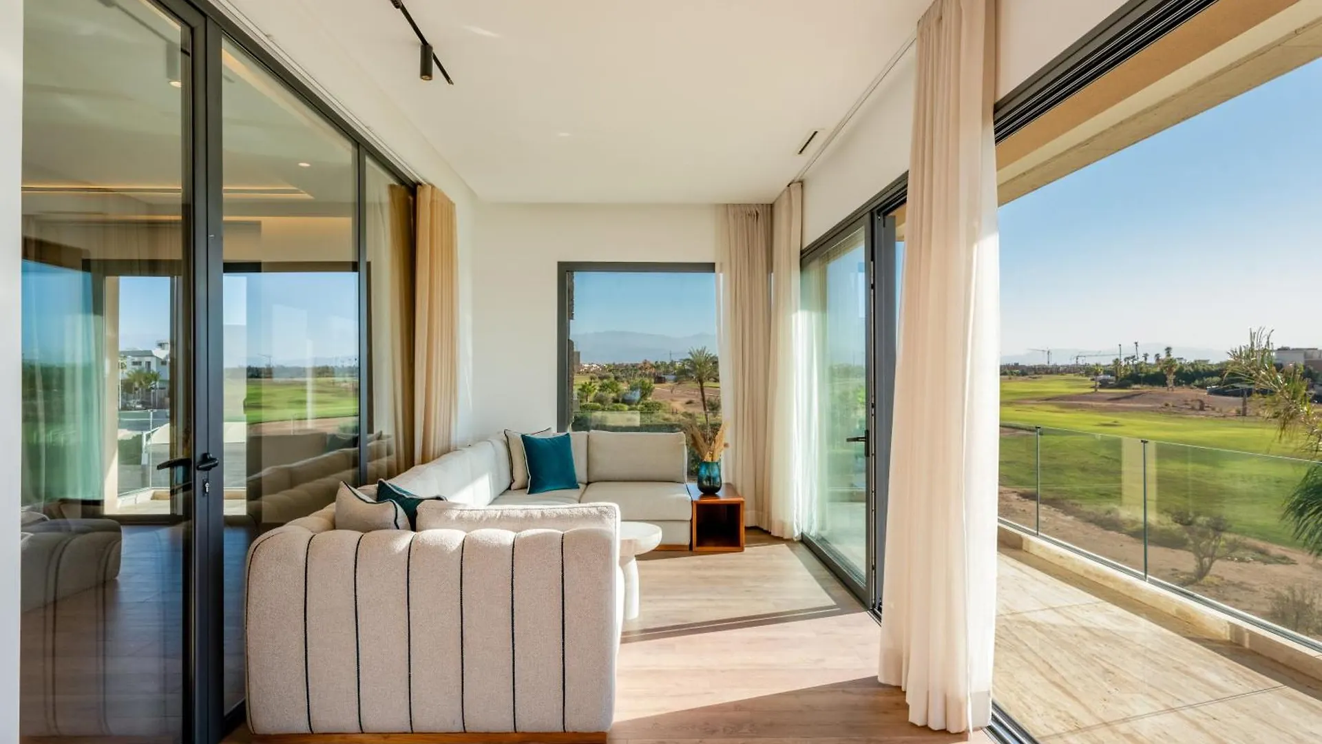 Villa Talia, Luxury Stay, Golf & Lake View Marakeş